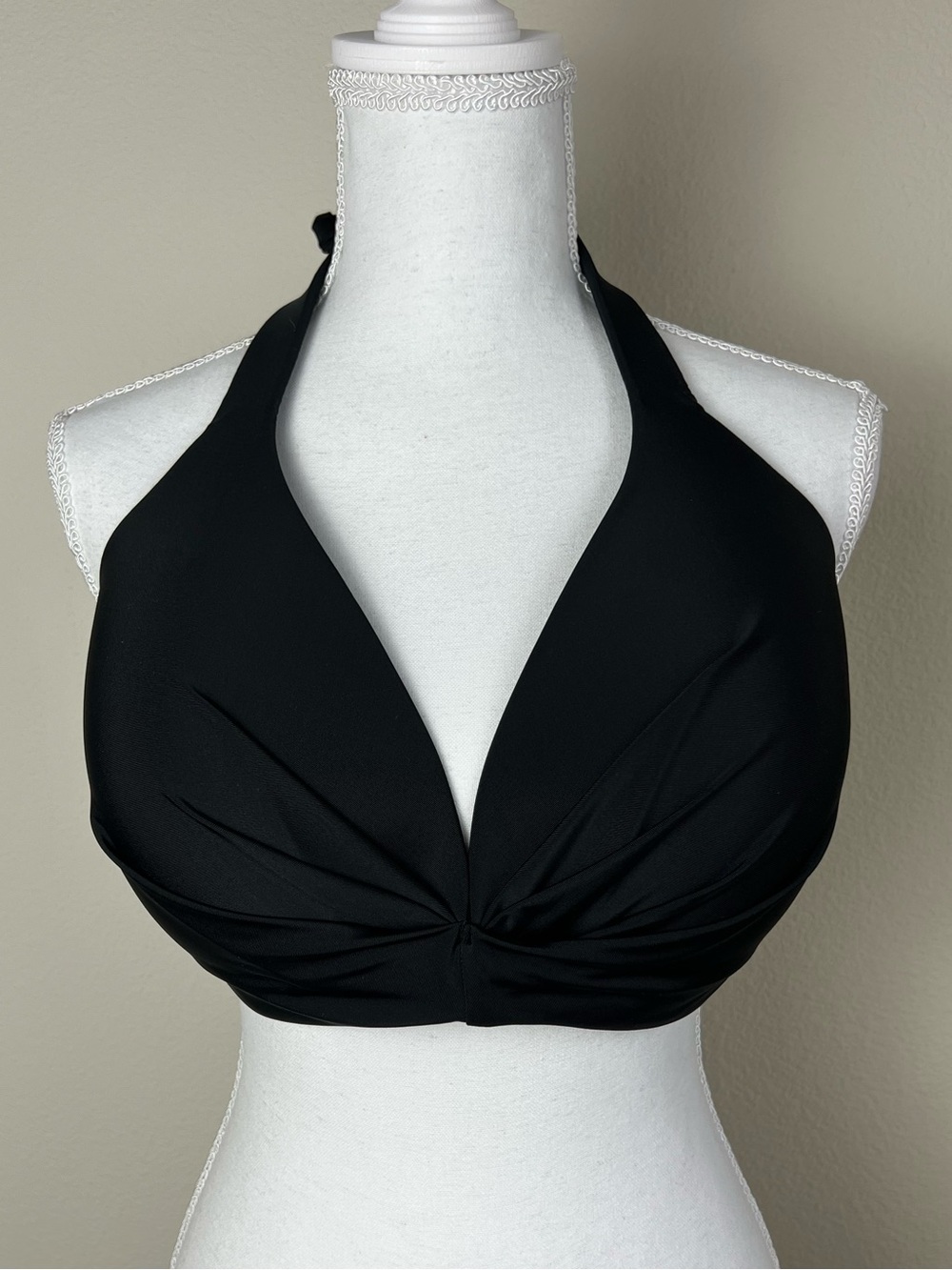 Aqua Couture Black Halter Bikini Top 2X Plus Size Push Up Swim Top Bombshell